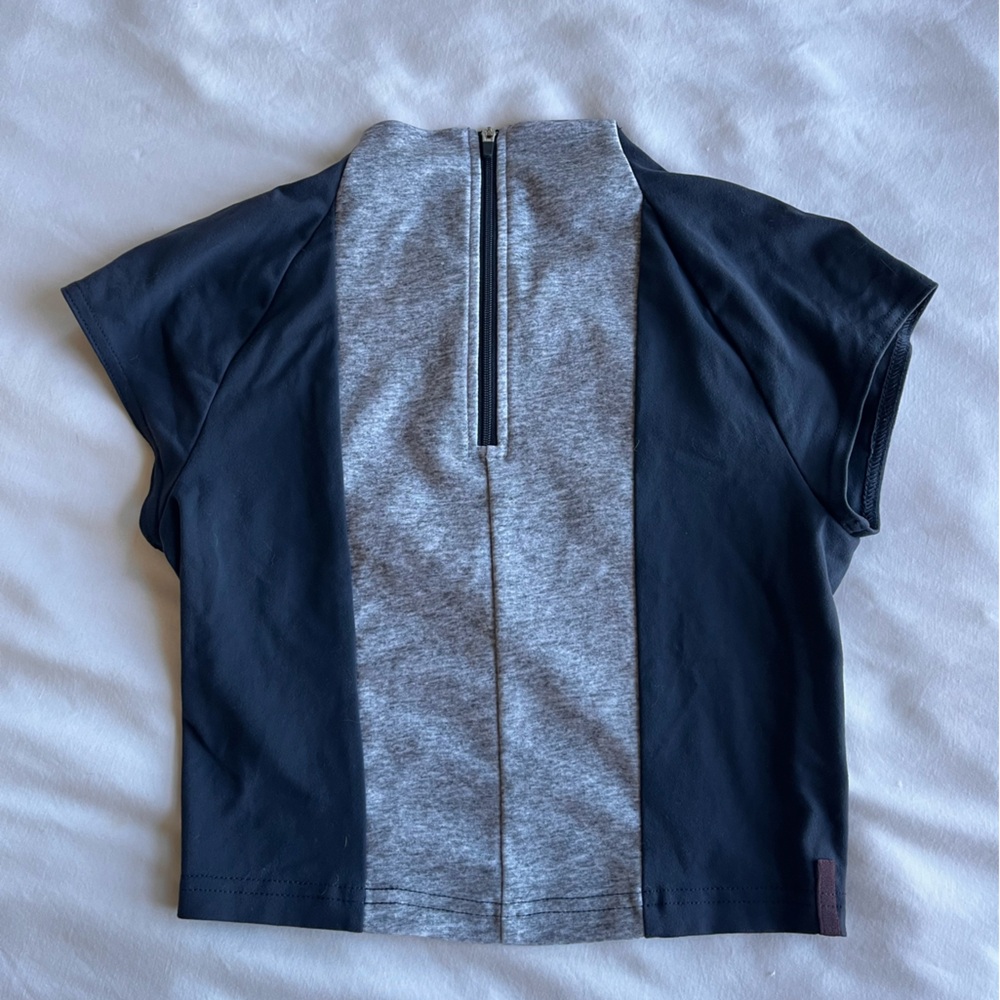 NWOT Jaggad Zip Up Tshirt